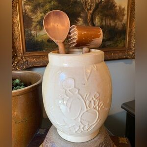 Vintage McCoy Ivory Dutch Boy Crock/Cookie Jar without Lid